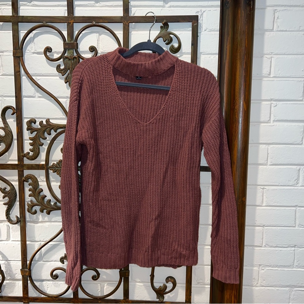Pink sweater w collar